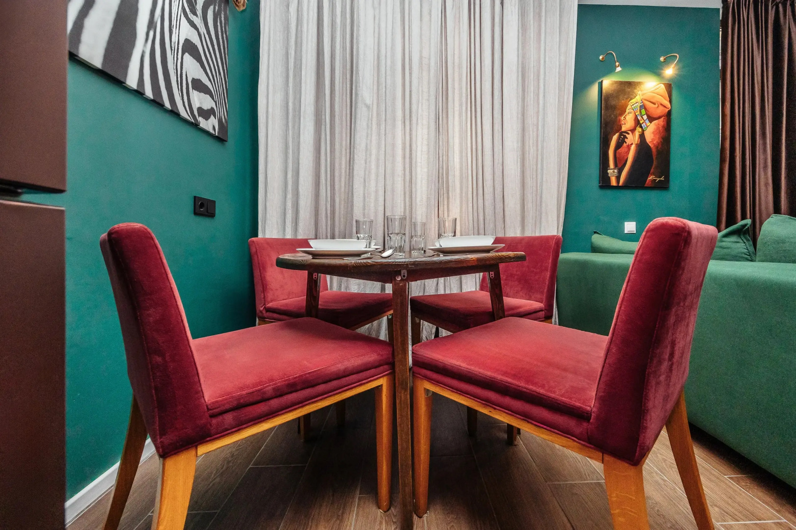 Апартаменты Дизайнерская студия около подъемника