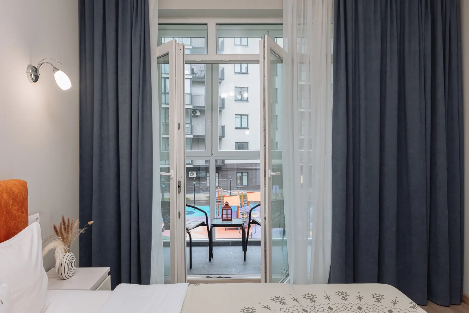 Квартира Букинг39 на набережной реки Преголь