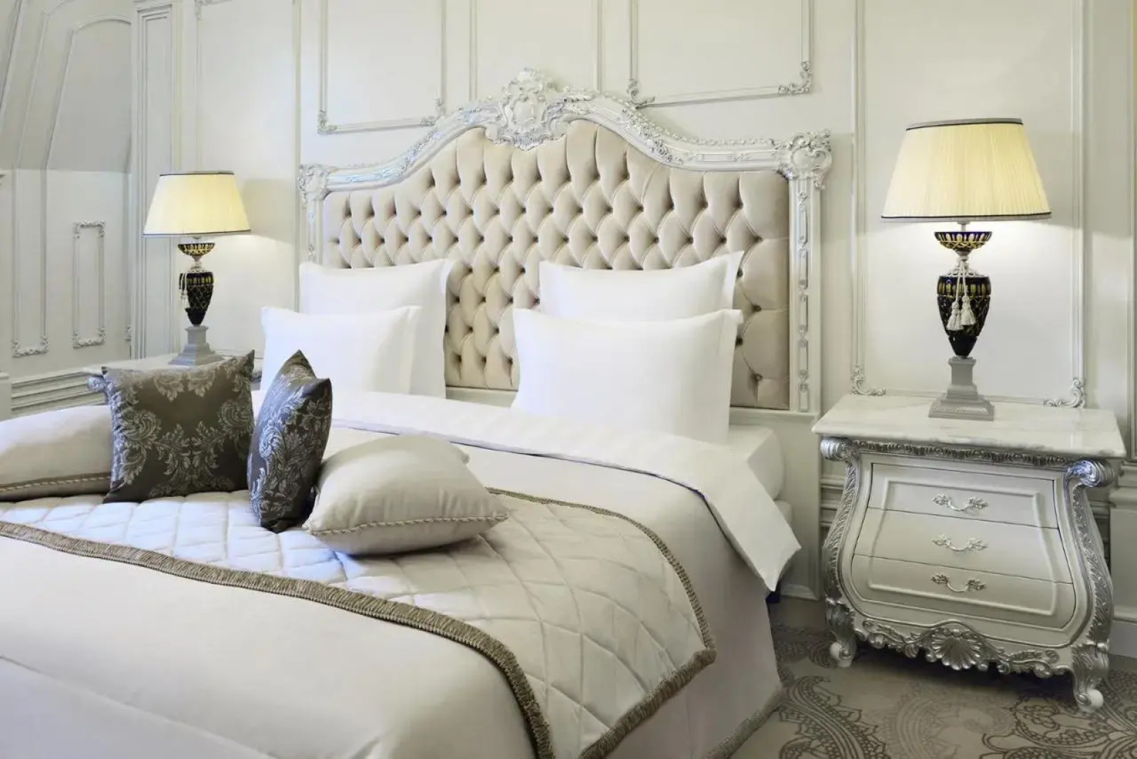 Отель Ambassadori Hotel Tbilisi