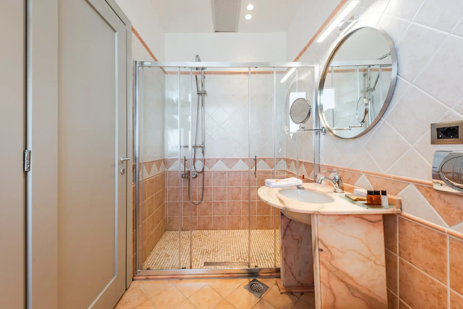 Отель Aragosta Hotel