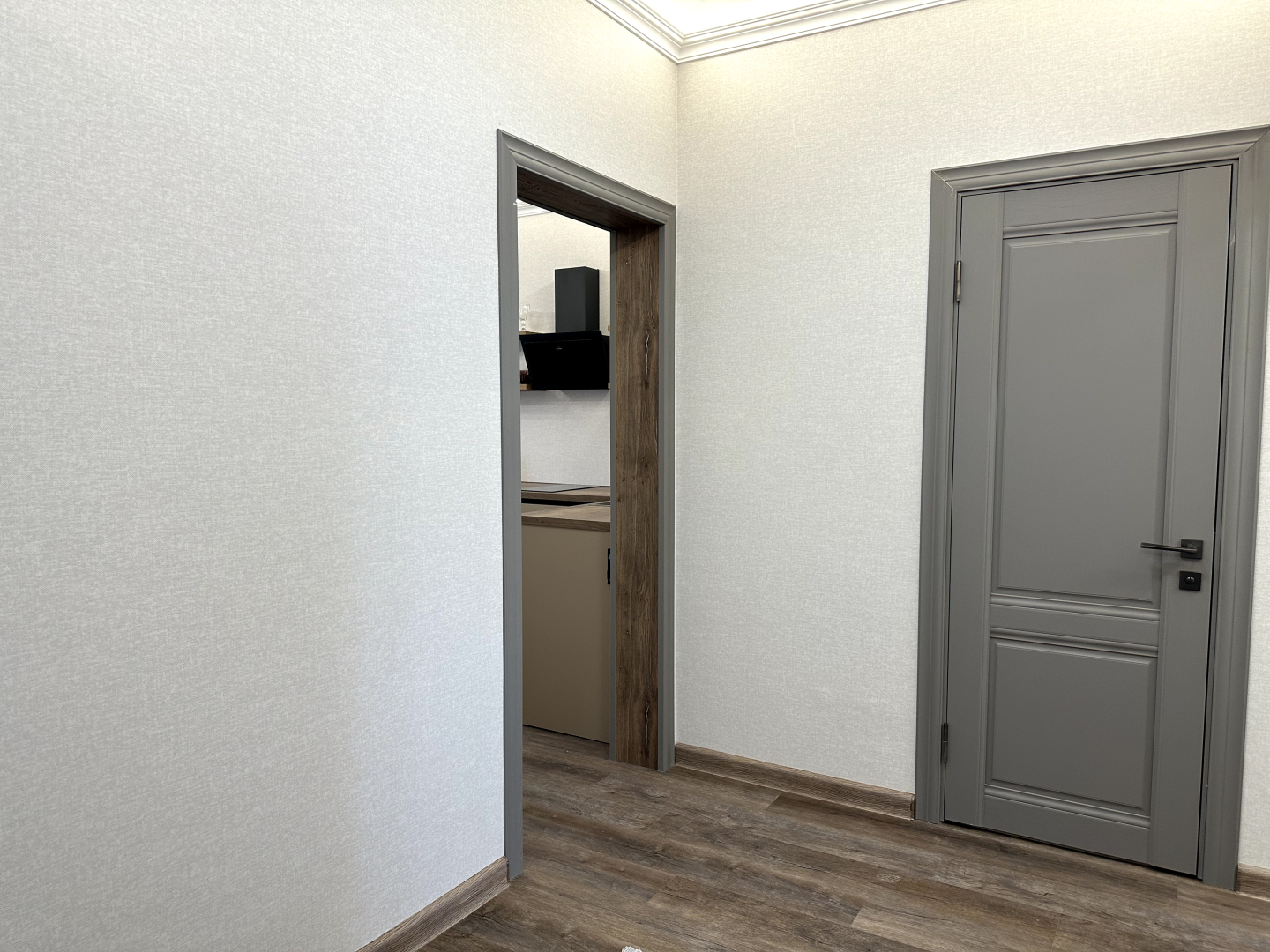 Апартаменты "Эленика" Двухкомнатая квартира в Махачкале с видом на озеро и мечеть