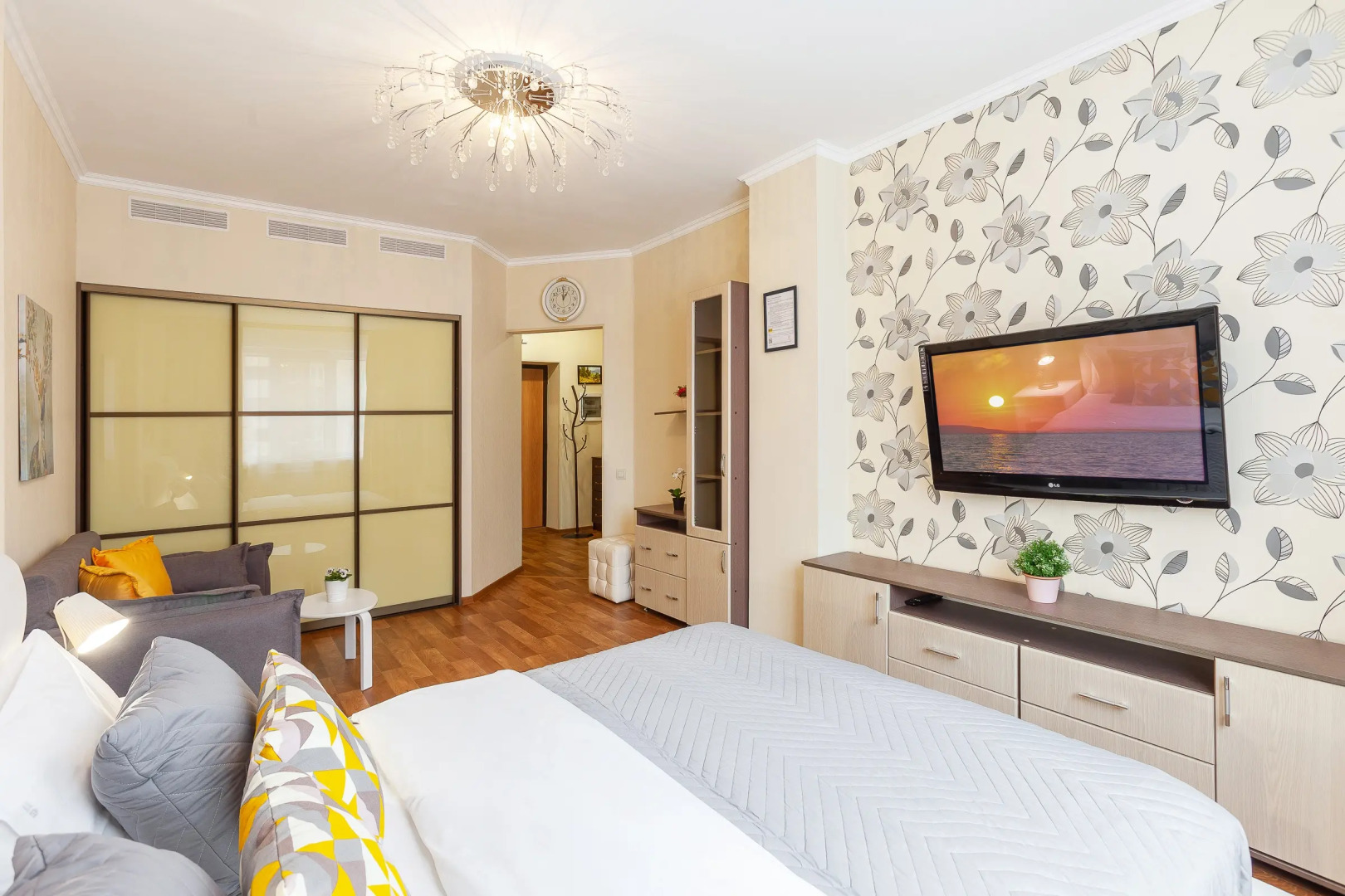 Апартаменты  RentPlaza на Улице Революционной-Центр