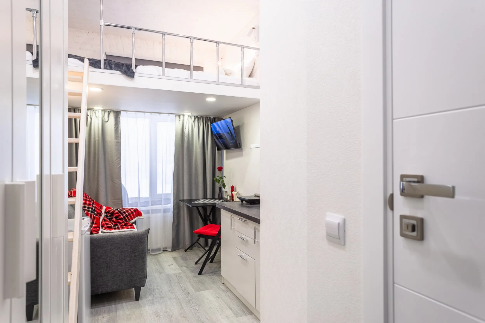 Апартаменты Quartet на Дегтярном 2