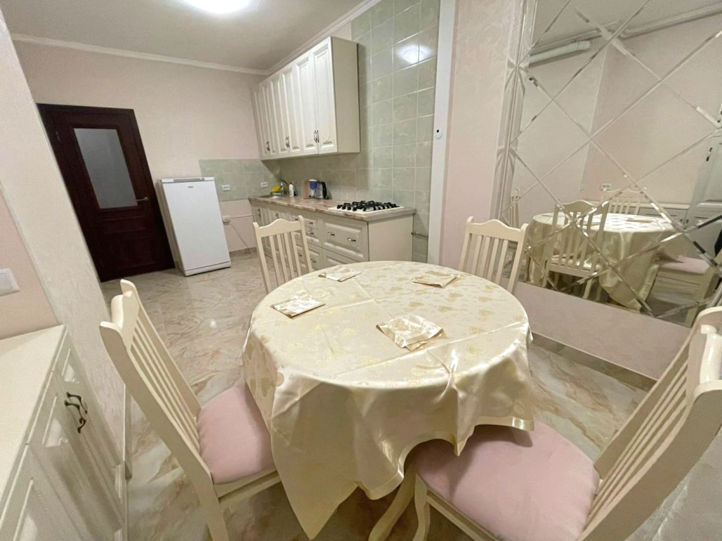 Апартаменты Бибика 24 на втором этаже