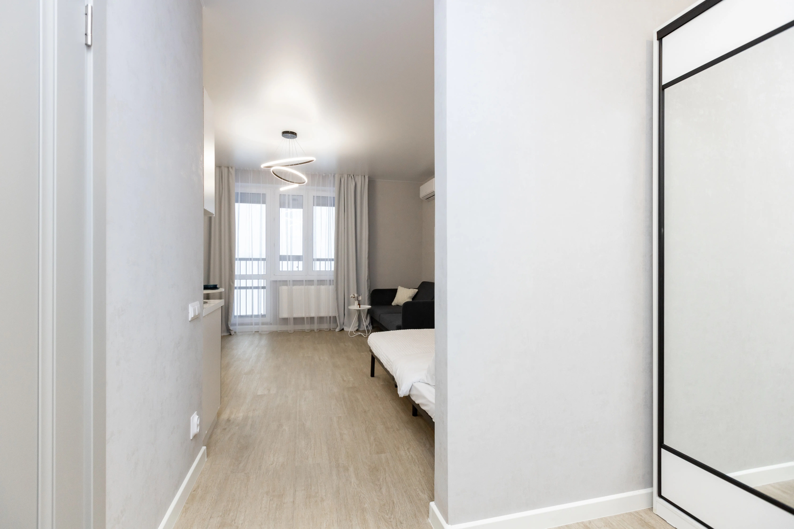 Квартира стильная студия рядом с метро Горки