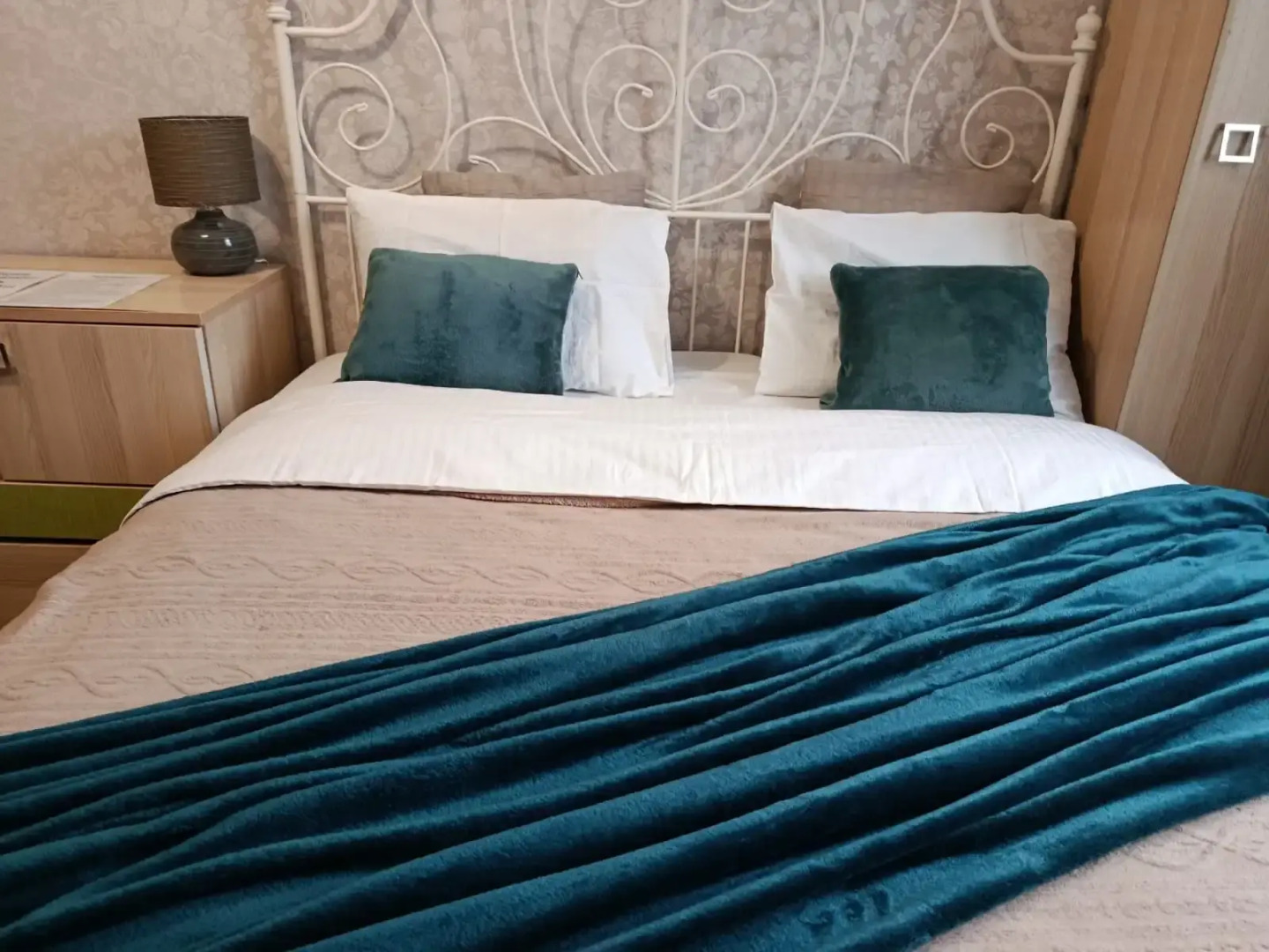 Апартаменты Квартира AlexHome РП Свердловский Строителей 9