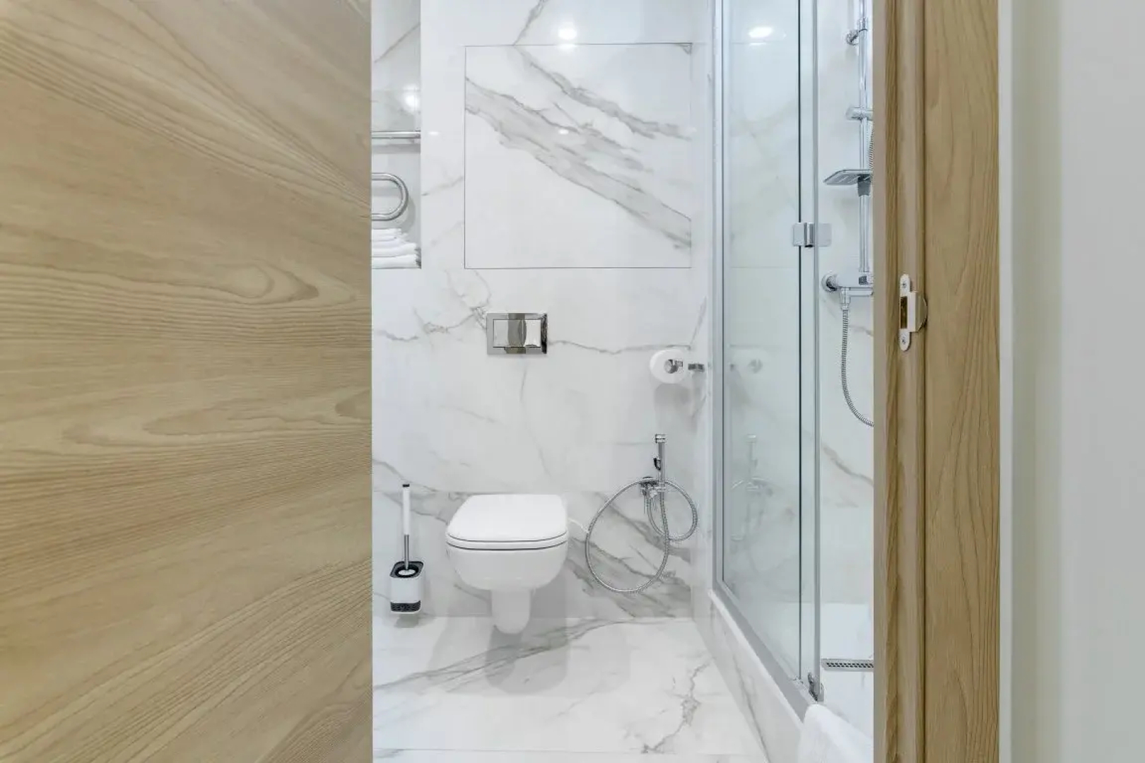 Апартаменты NicePlaceSPb на Большеохтинском 15к2