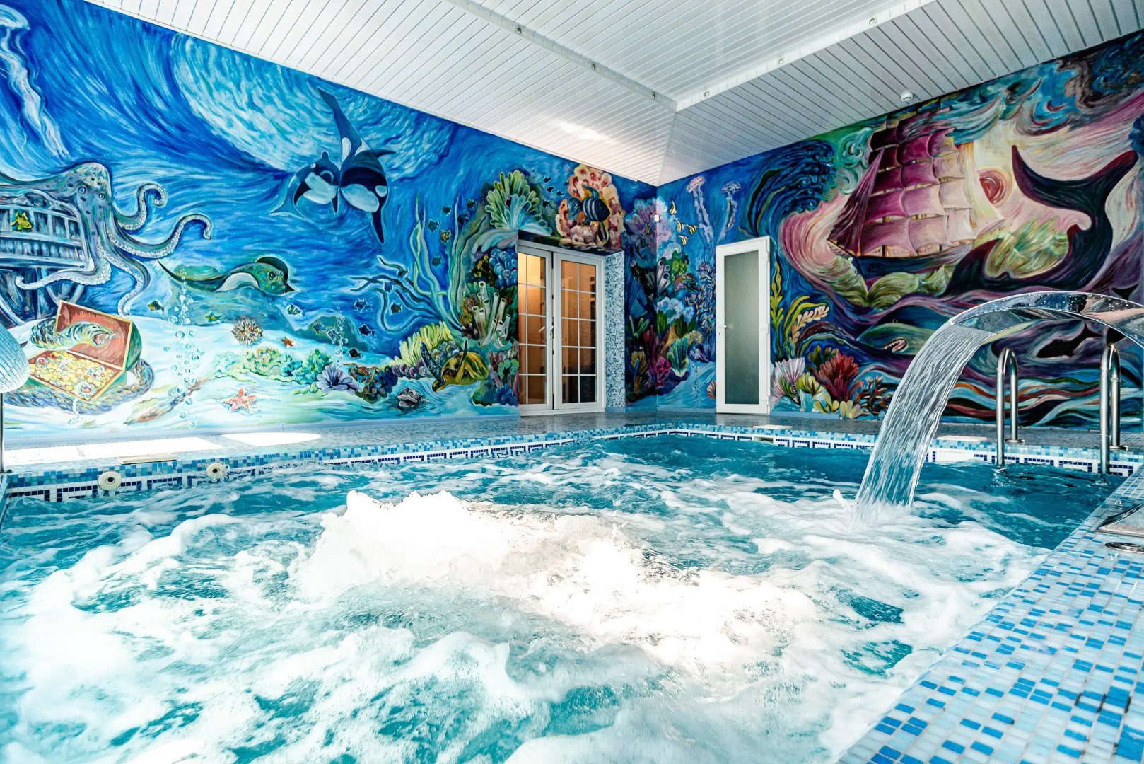 Частный дом Шикарный дом в Апрелевке с бассейном и сауной