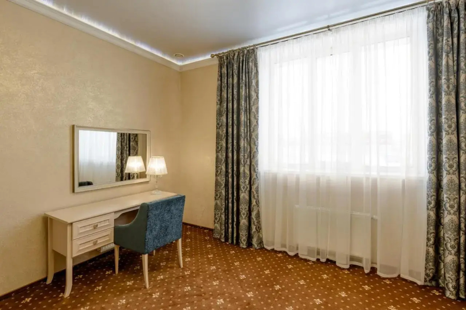 Отель Аквамарин