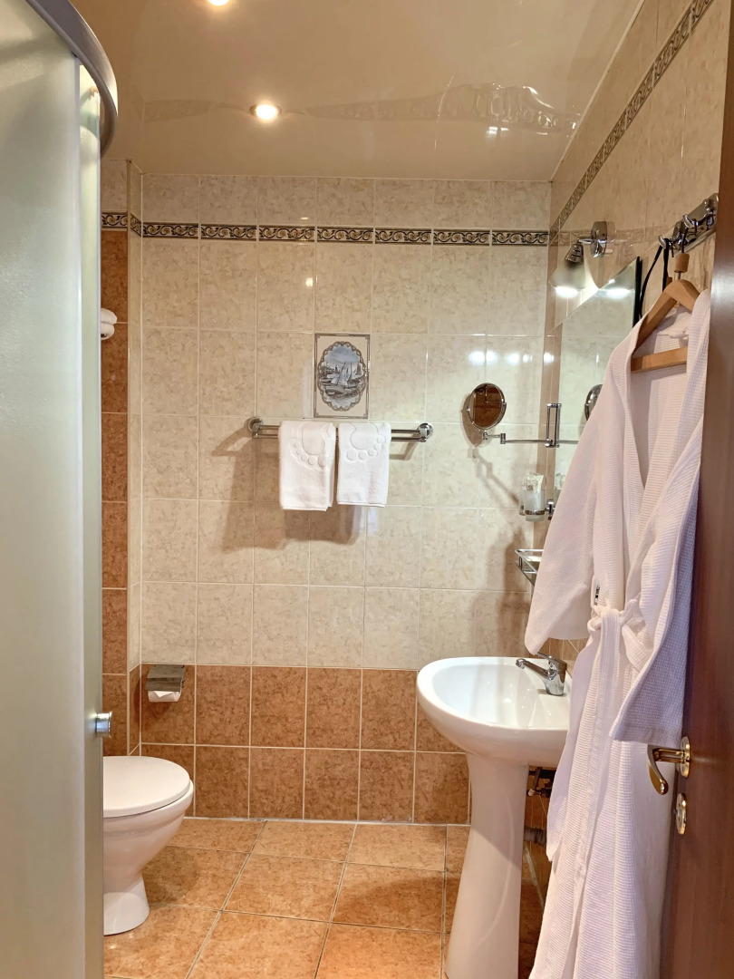 Отель Корона