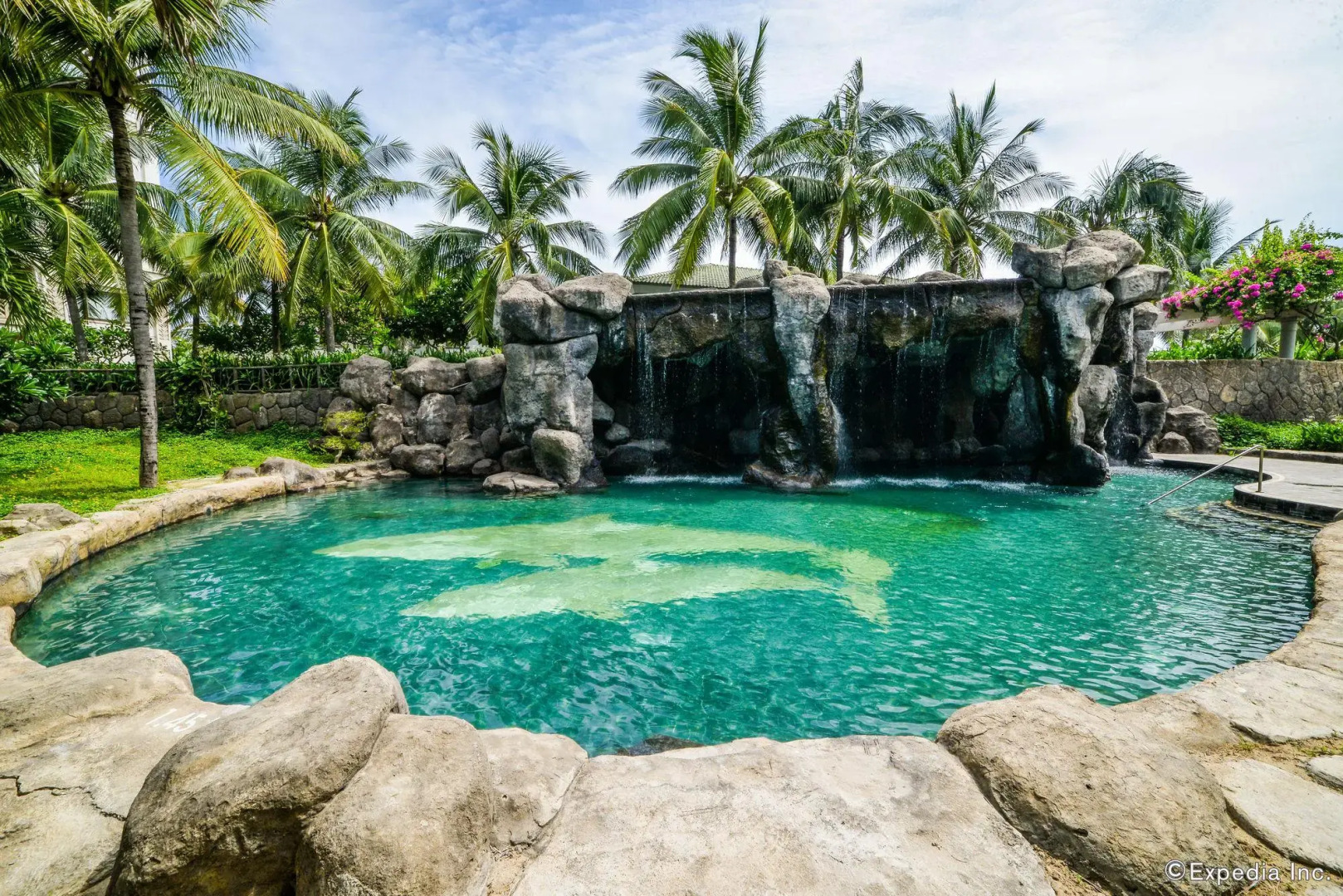 Отель Olalani Resort and Condotel