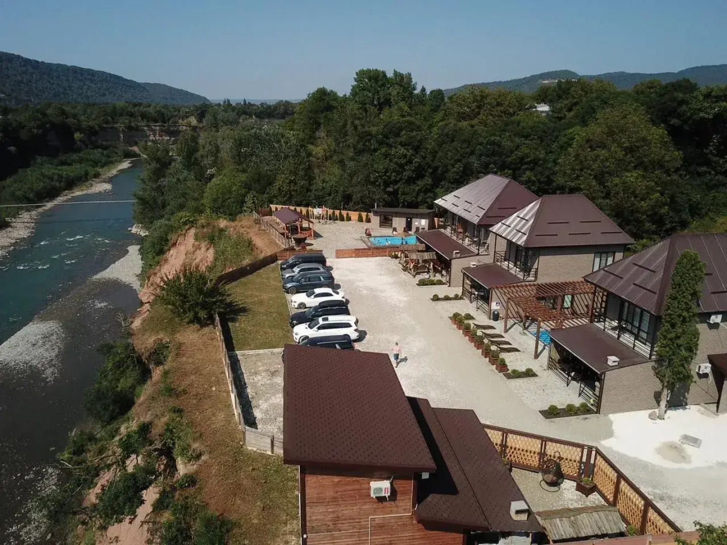 Частный дом с баней и бассейном