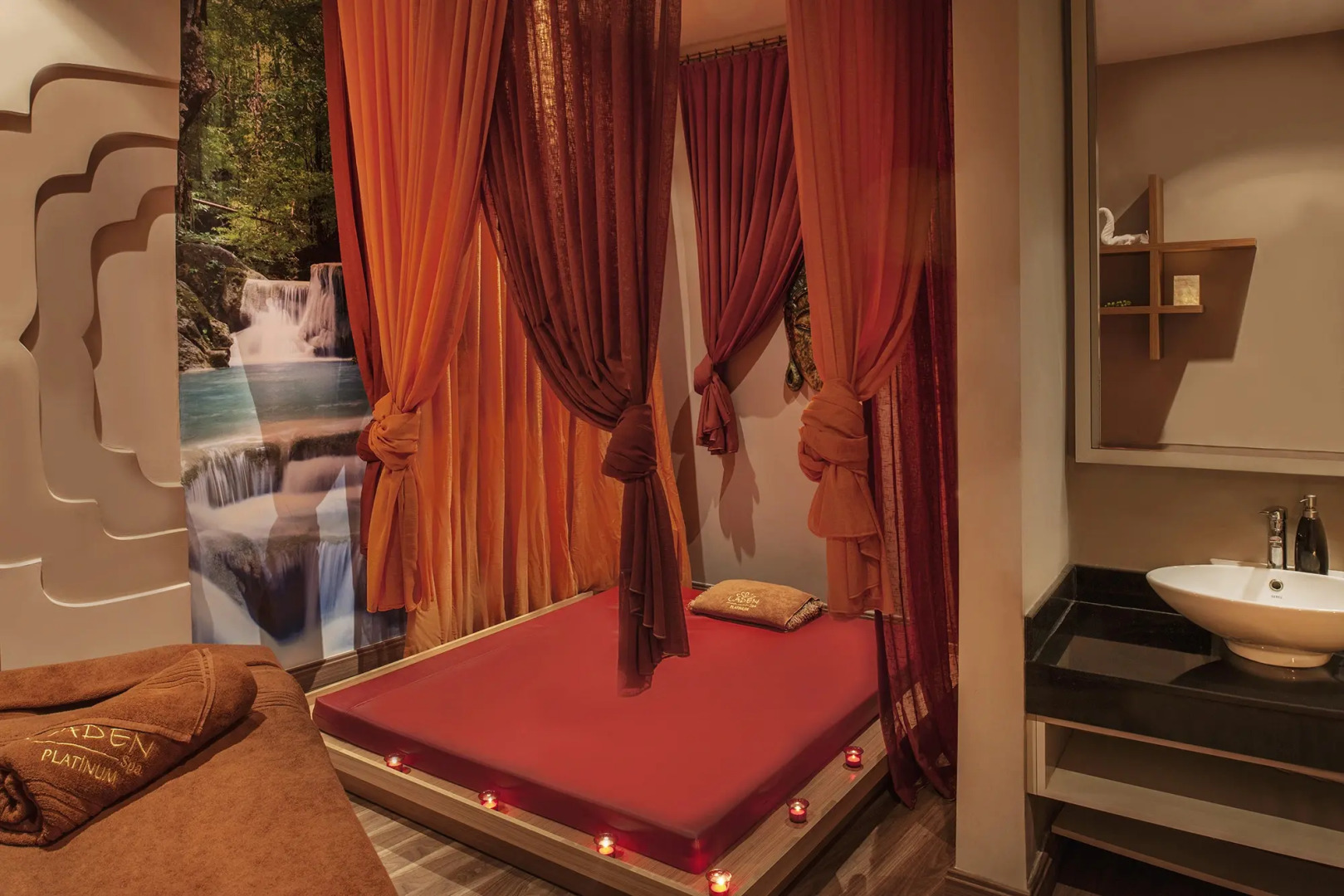 Отель Botanik Platinum