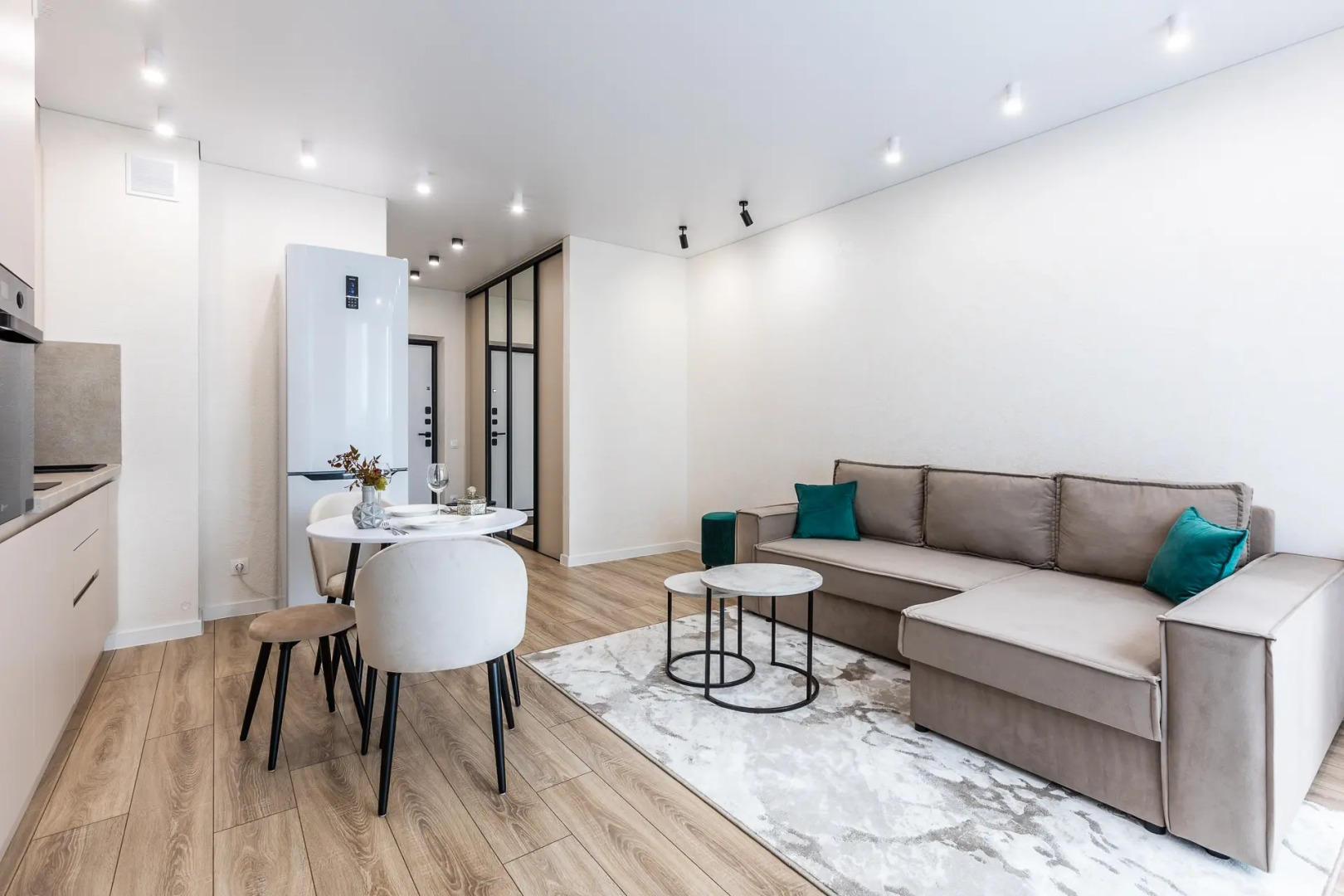 Апартаменты В премиальном доме ул.Игоря Лученка 25