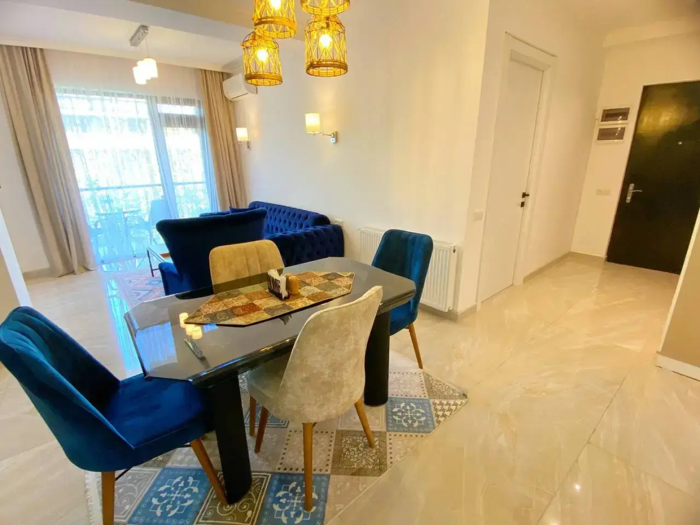 Апартаменты City Heart Luxury Apartment