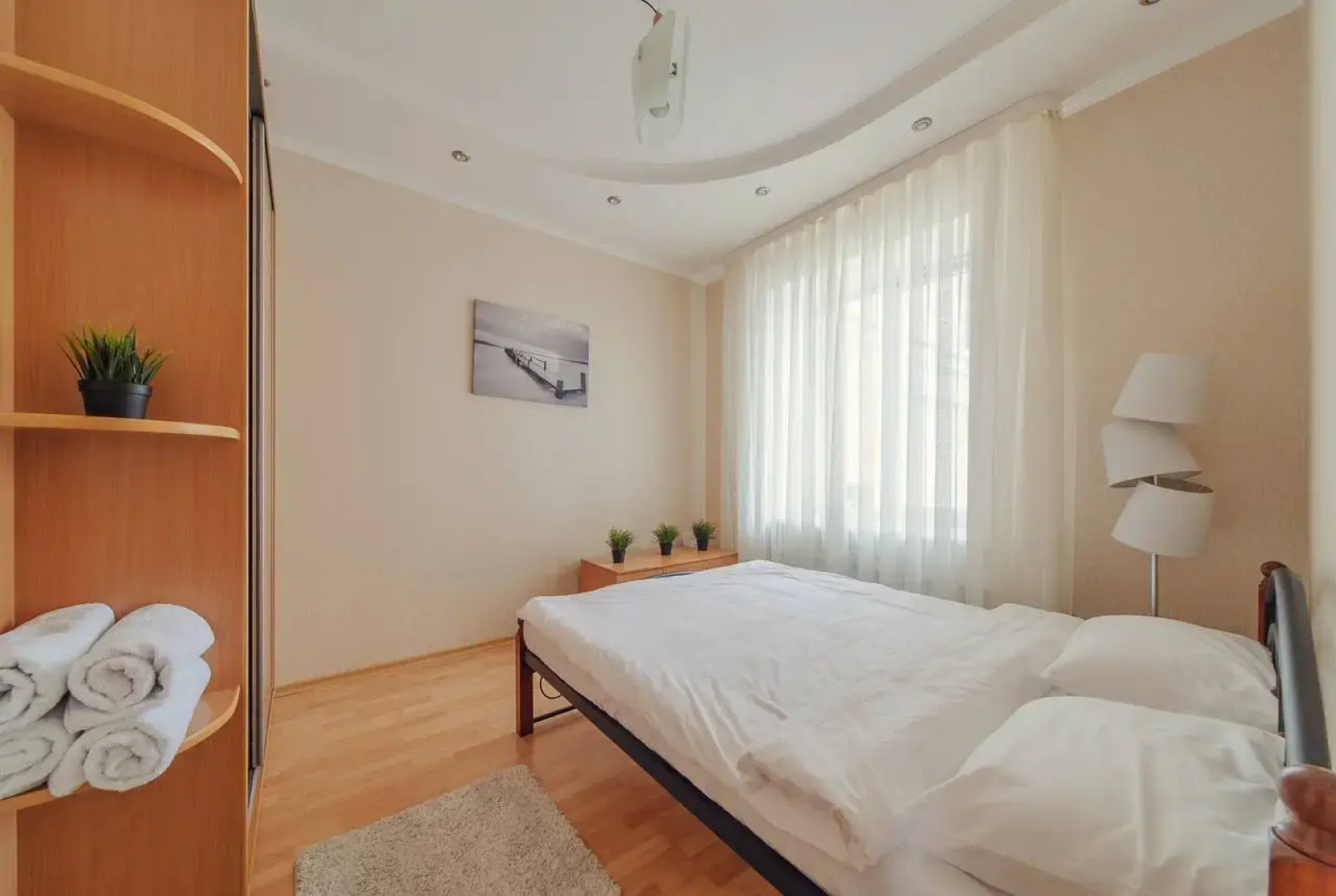 Апартаменты 3-комнатные HomeApart К.Маркса, 25