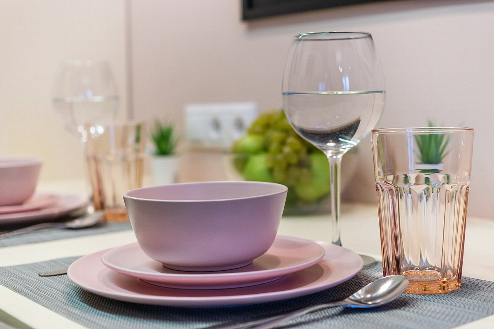 Апартаменты SKY INN Color Pink