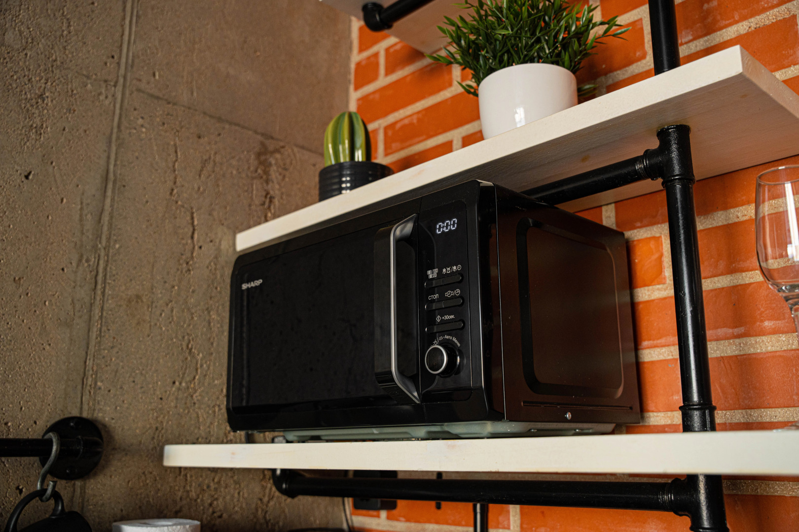 Апартаменты Lalapart Wooden Loft с дизайнерским ремонтом в ЖК Лайнер