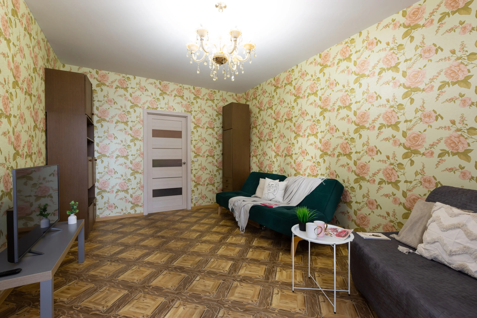 Апартаменты 2комнатные с балконом в мкр "Зеленый Бор"