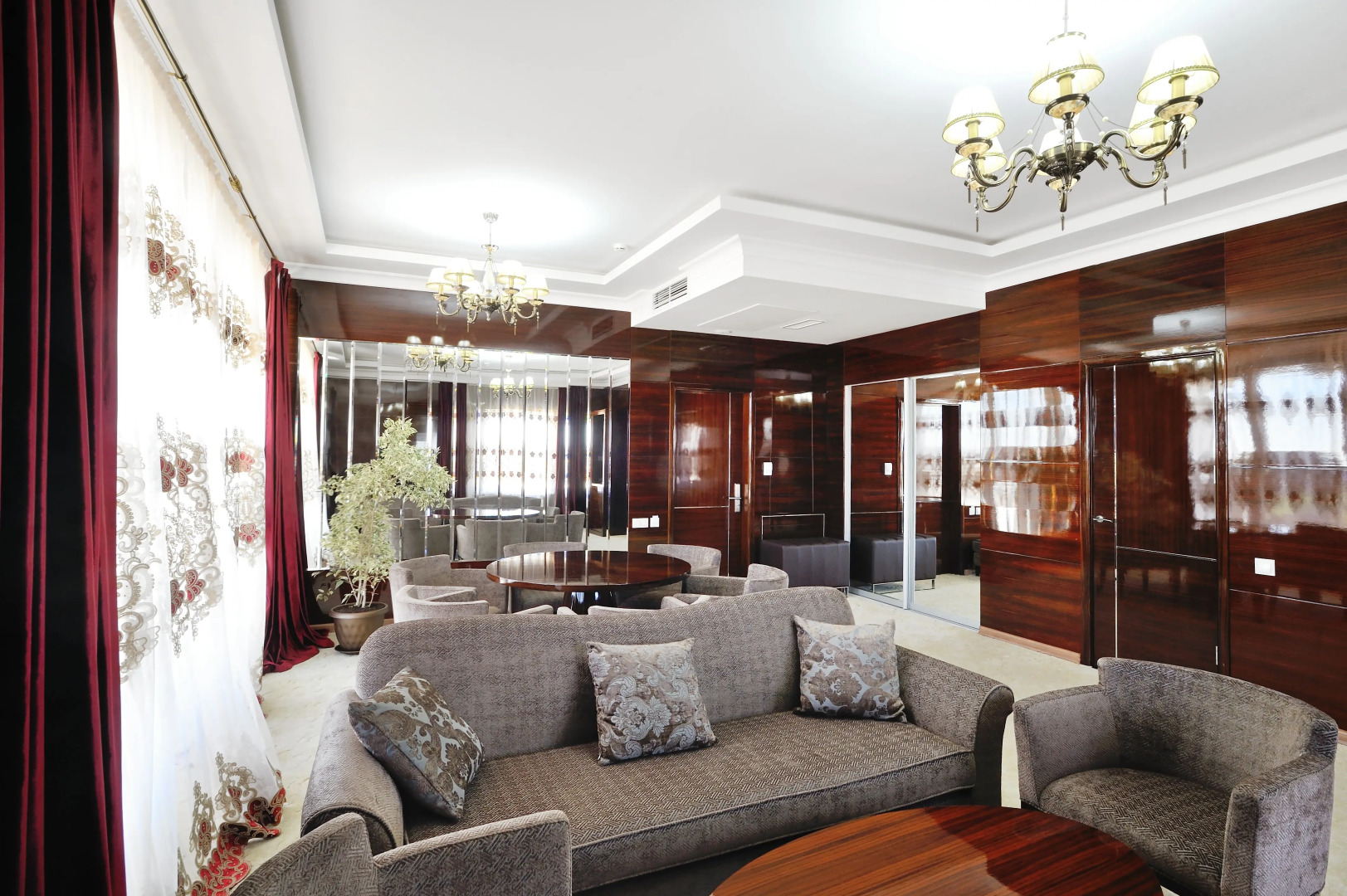 Отель Royal Riz