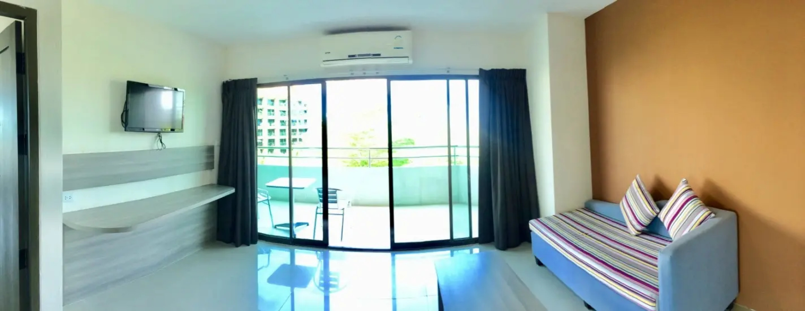 Апартаменты R-Con Wongamat