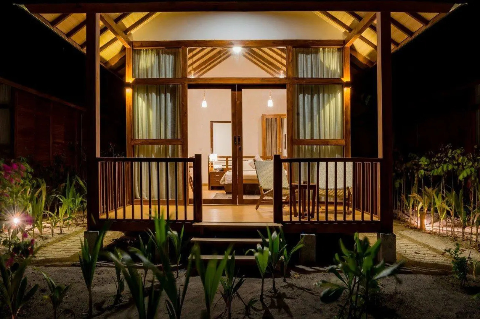 Курортный Отель Fiyavalhu Resort Maldives