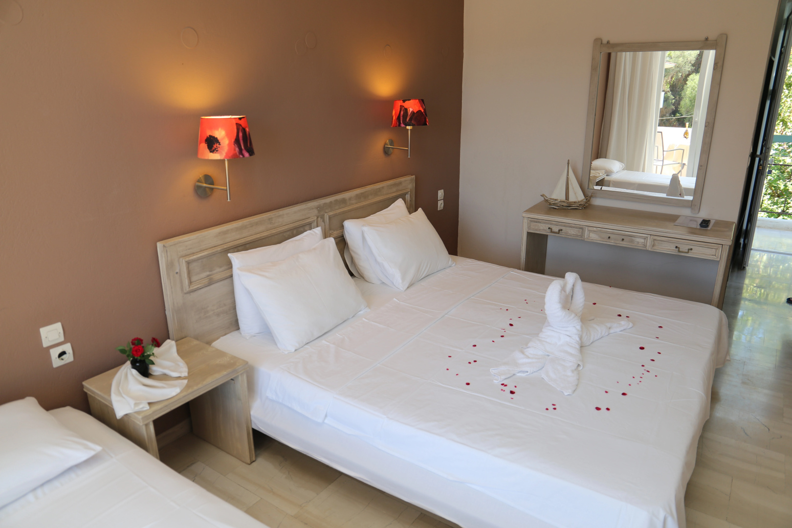 Отель Sunshine Inn
