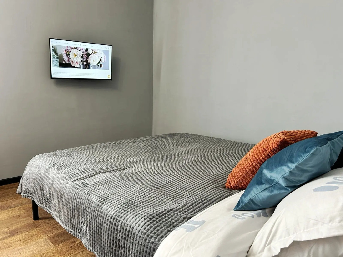 Квартира Двухкомнатная возле Космопорта