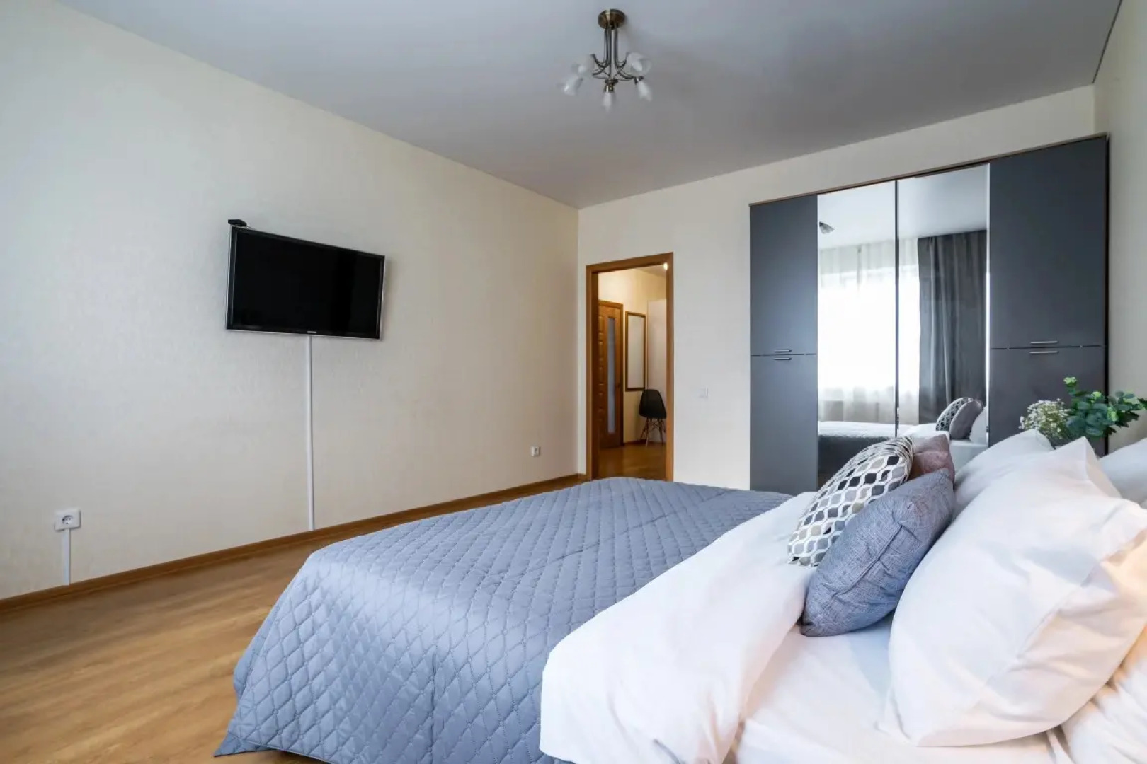 Квартира двухкомнатная Апарт-Отелика в шаговой доступности к парку Галицкого