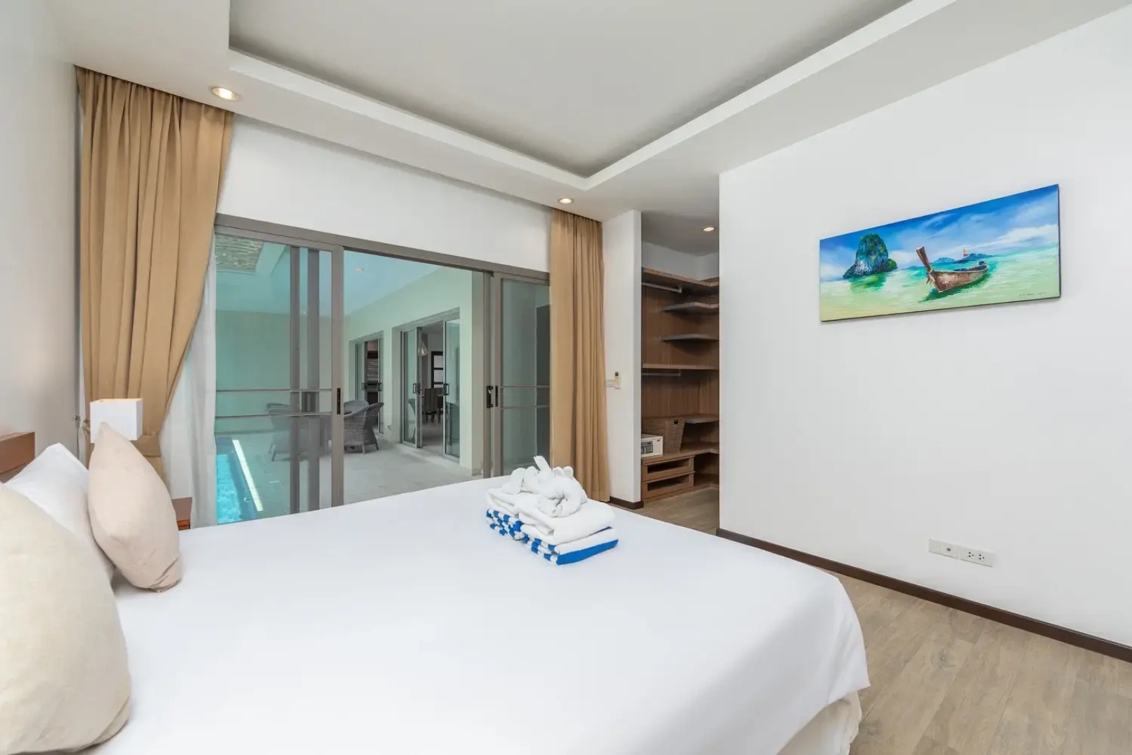Вилла Nai Harn Pool Villa Bond