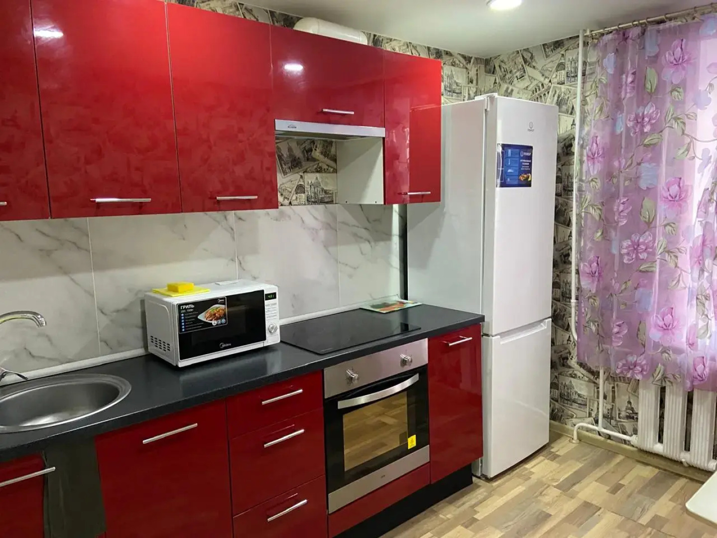 Квартира 2х-комнатная с  Хорошим Ремонтом