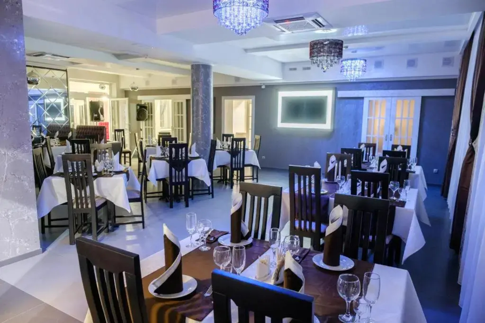 Отель Славия