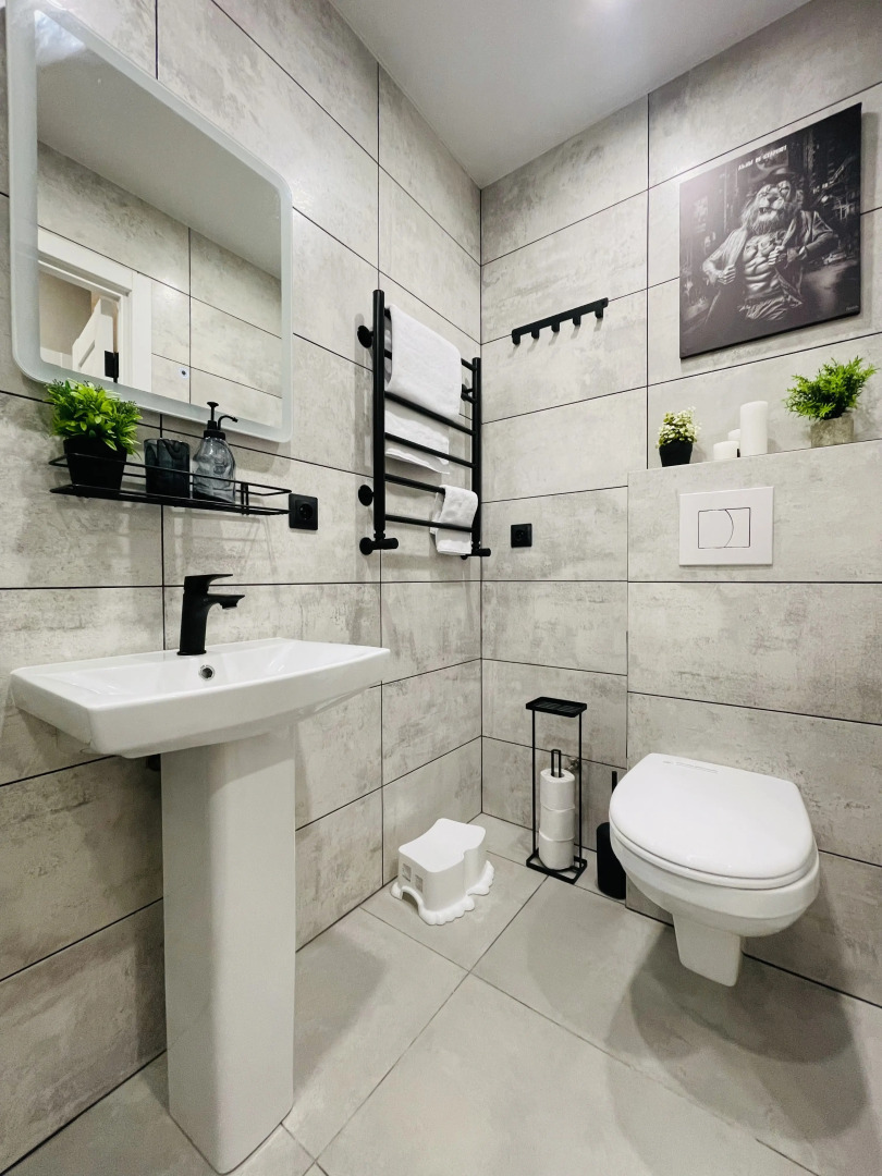 Апартаменты с балконом и видом на сосновый парк рядом с морем