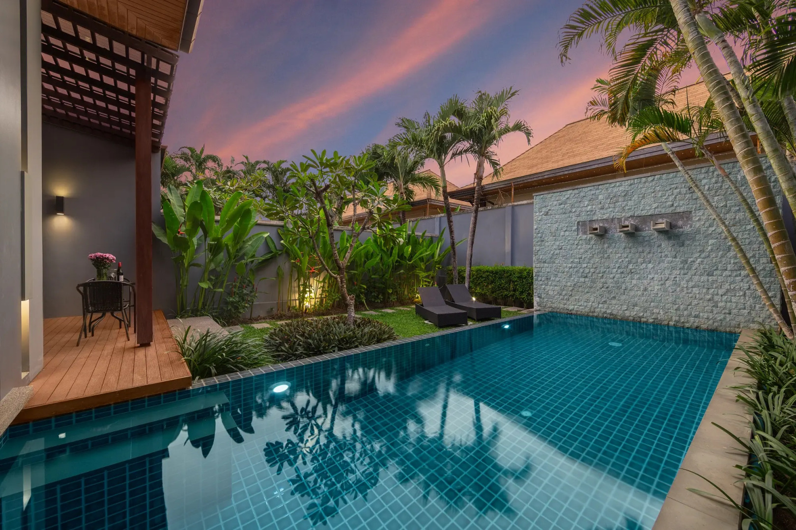 Отель Onyx Villas by TropicLook