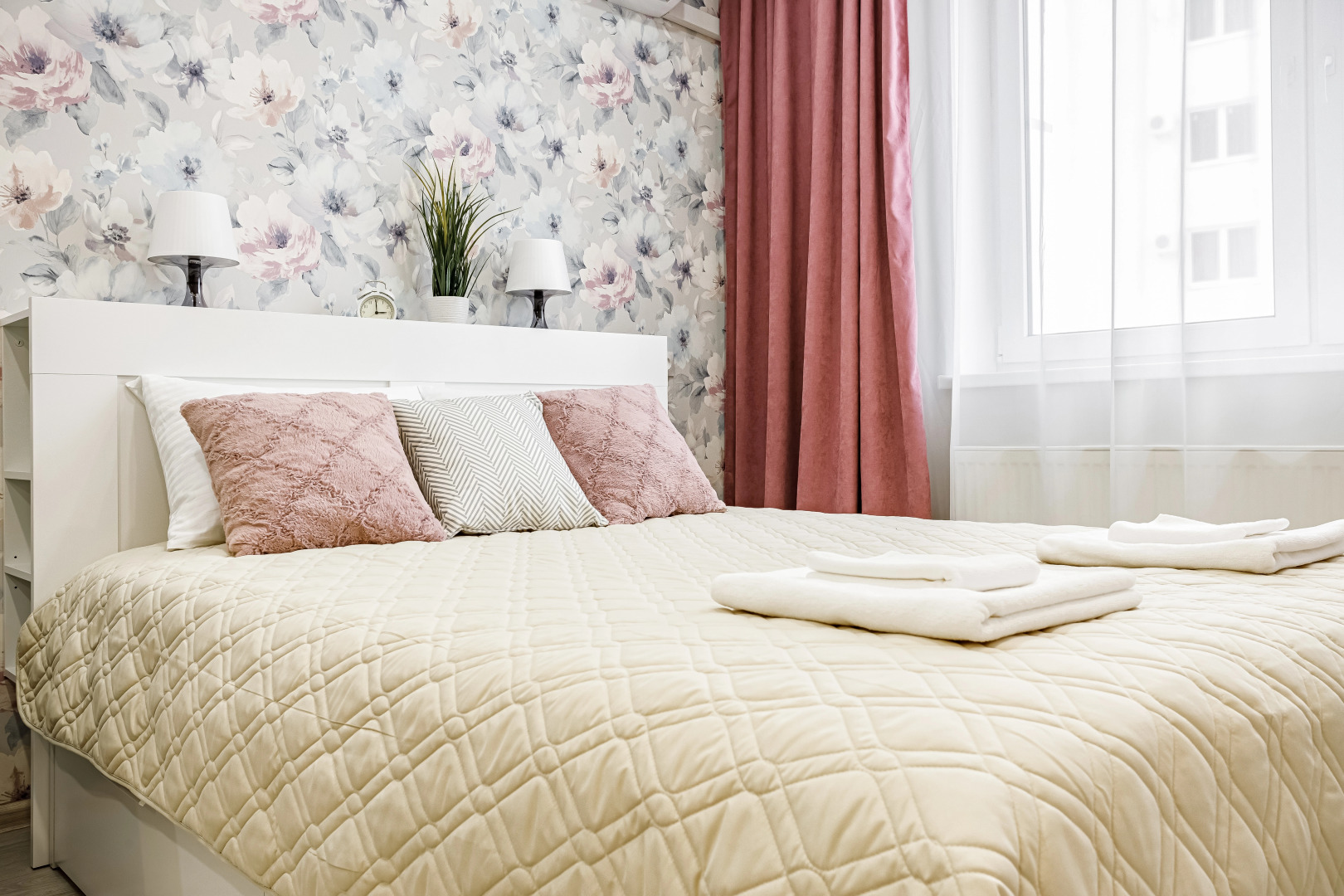 Апартаменты ATMOSPHERE APART Парк Галицкого