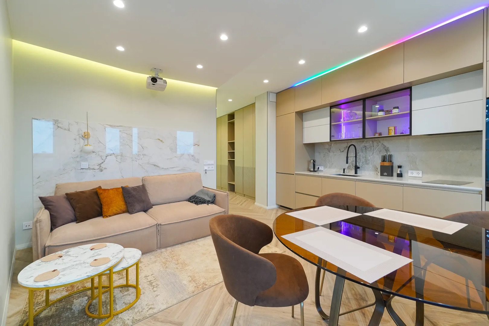 Квартира стильная двухкомнатная VIP на берегу реки