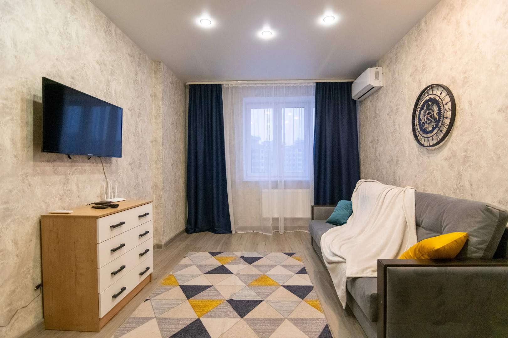 Апартаменты в тихом районе с хорошим ремонтом