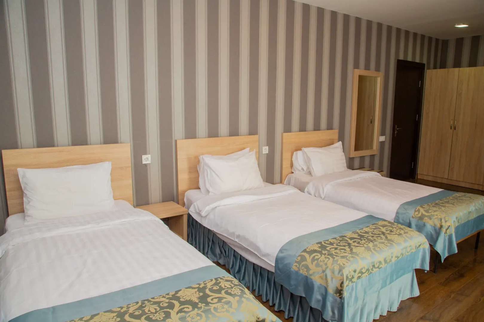 Отель Edelweiss Hotel