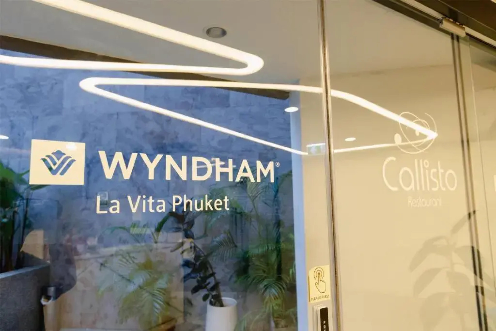Отель Wyndham La Vita Rawai Phuket