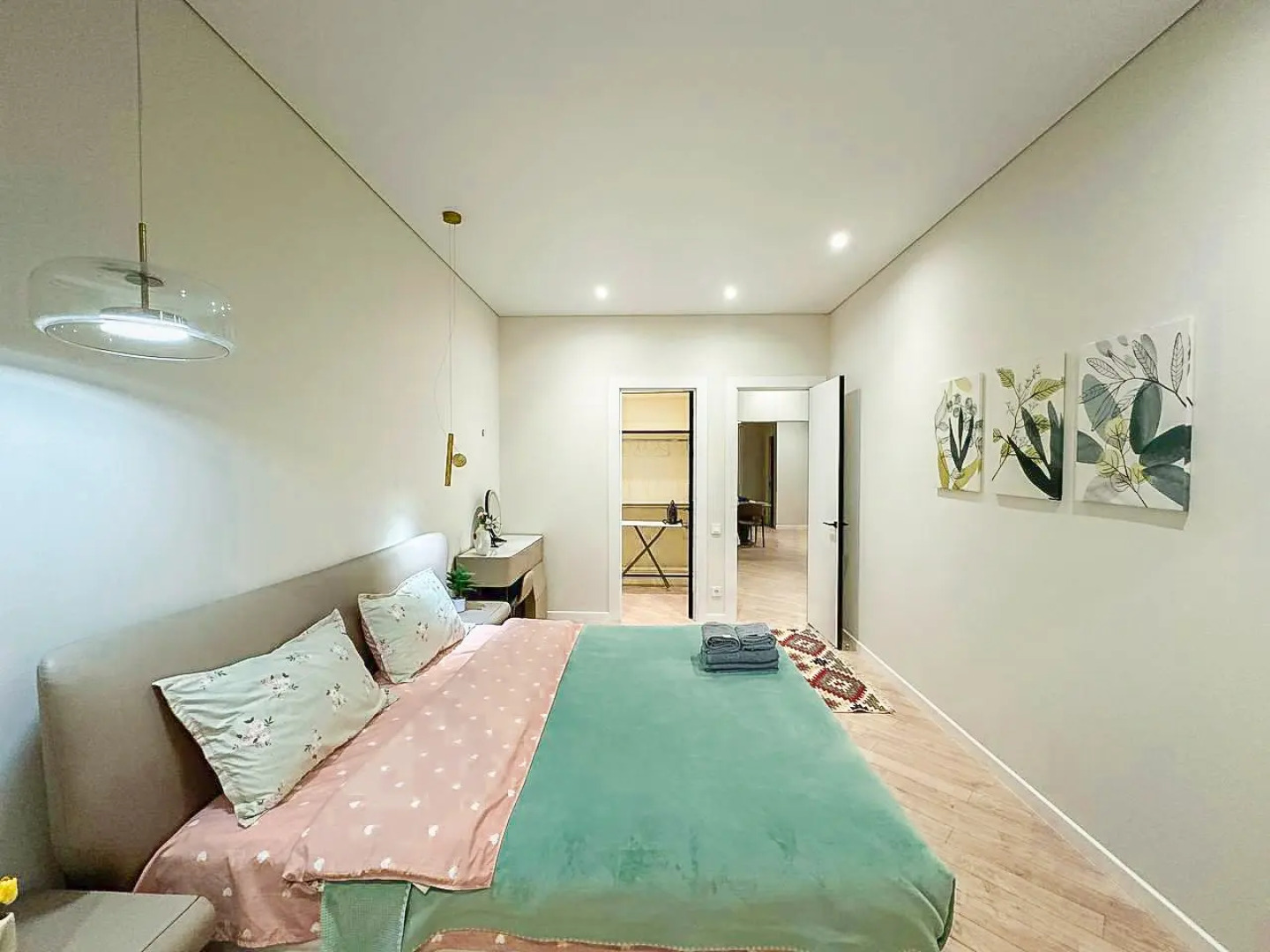 Квартира Лучшие Апартаменты Алматы Напротив ТРЦ Мега Алматы 100