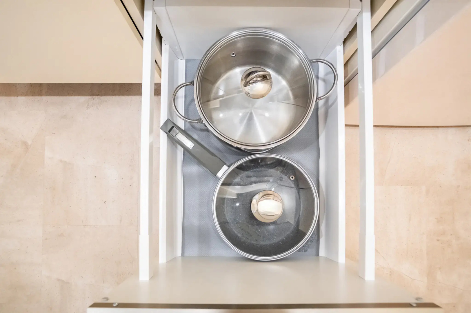 Апартаменты Red Apartments Арт Лайт Сити Миккельсен