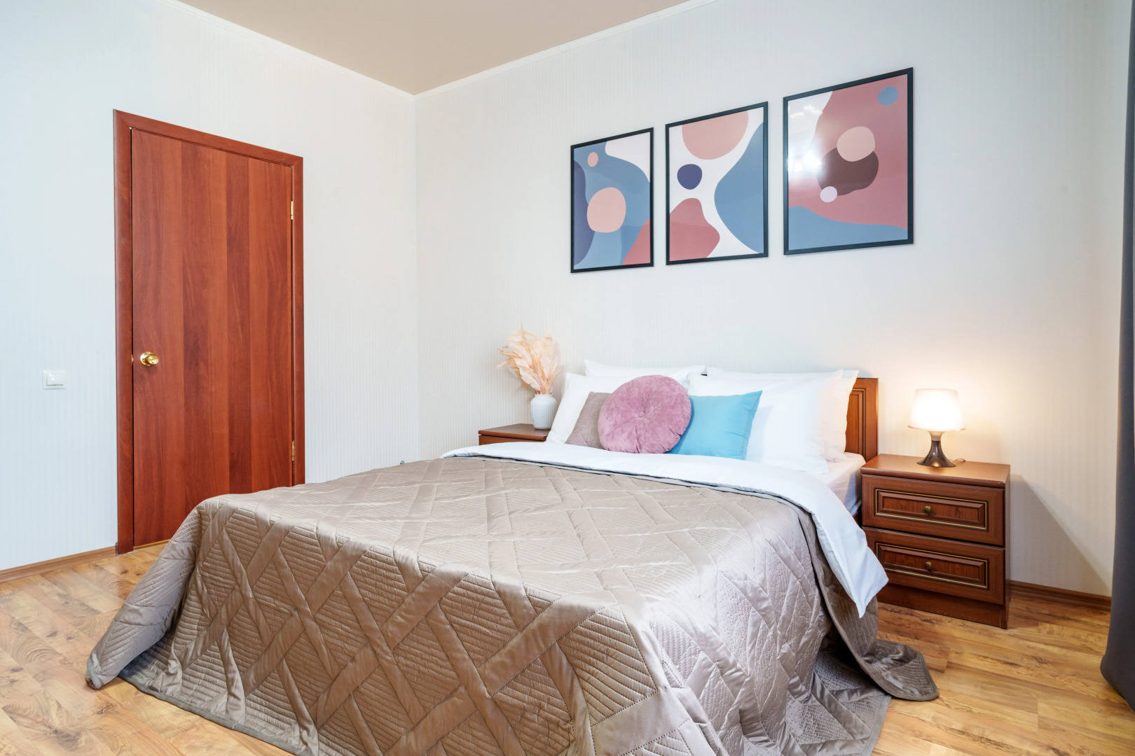 Квартира двухкомнатная Апарт-Отелика в Шаговой Доступности к Парку Галицкого