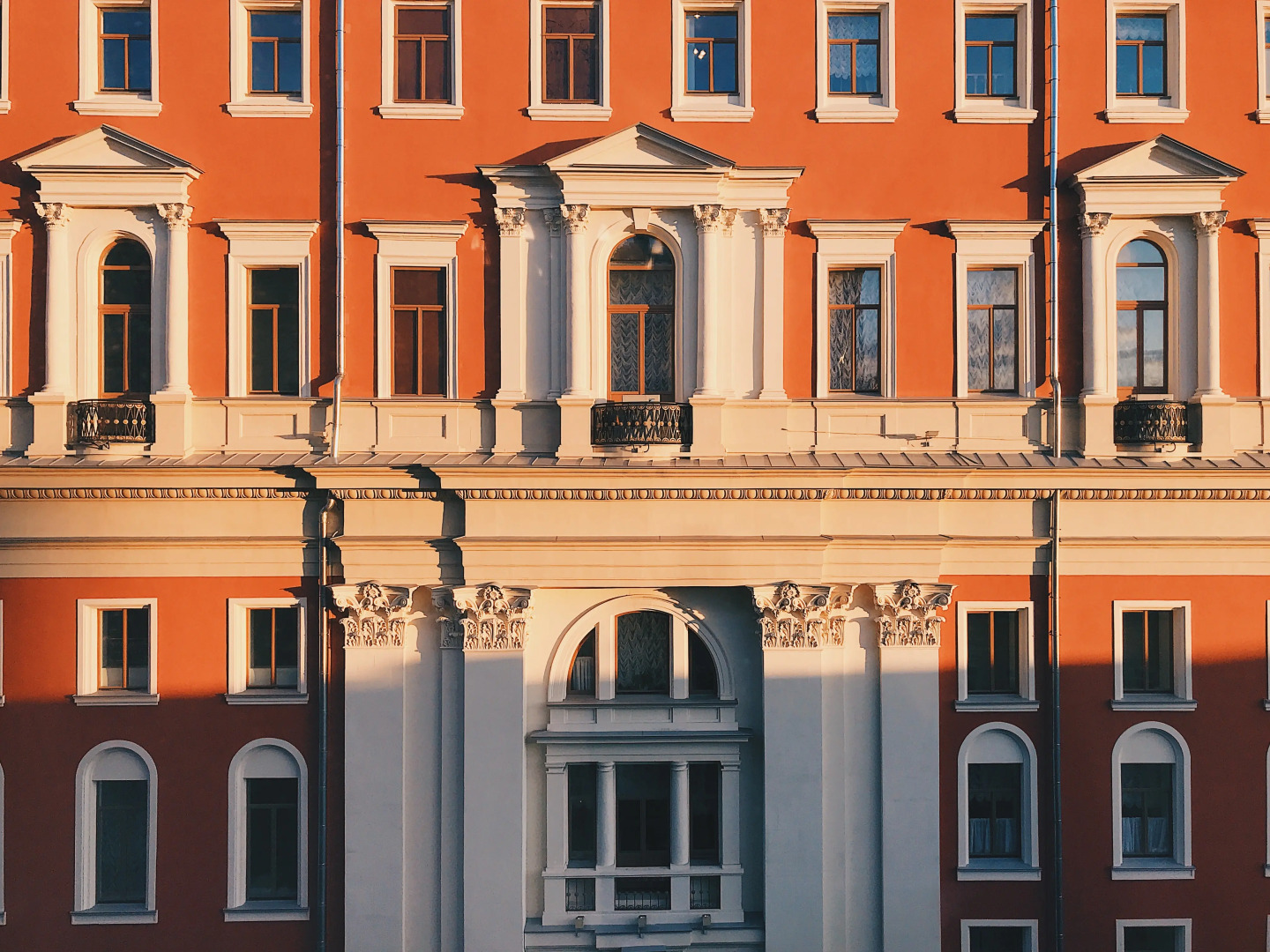 Апартаменты с балконами и видом на тверскую площадь и Мэрию Москвы