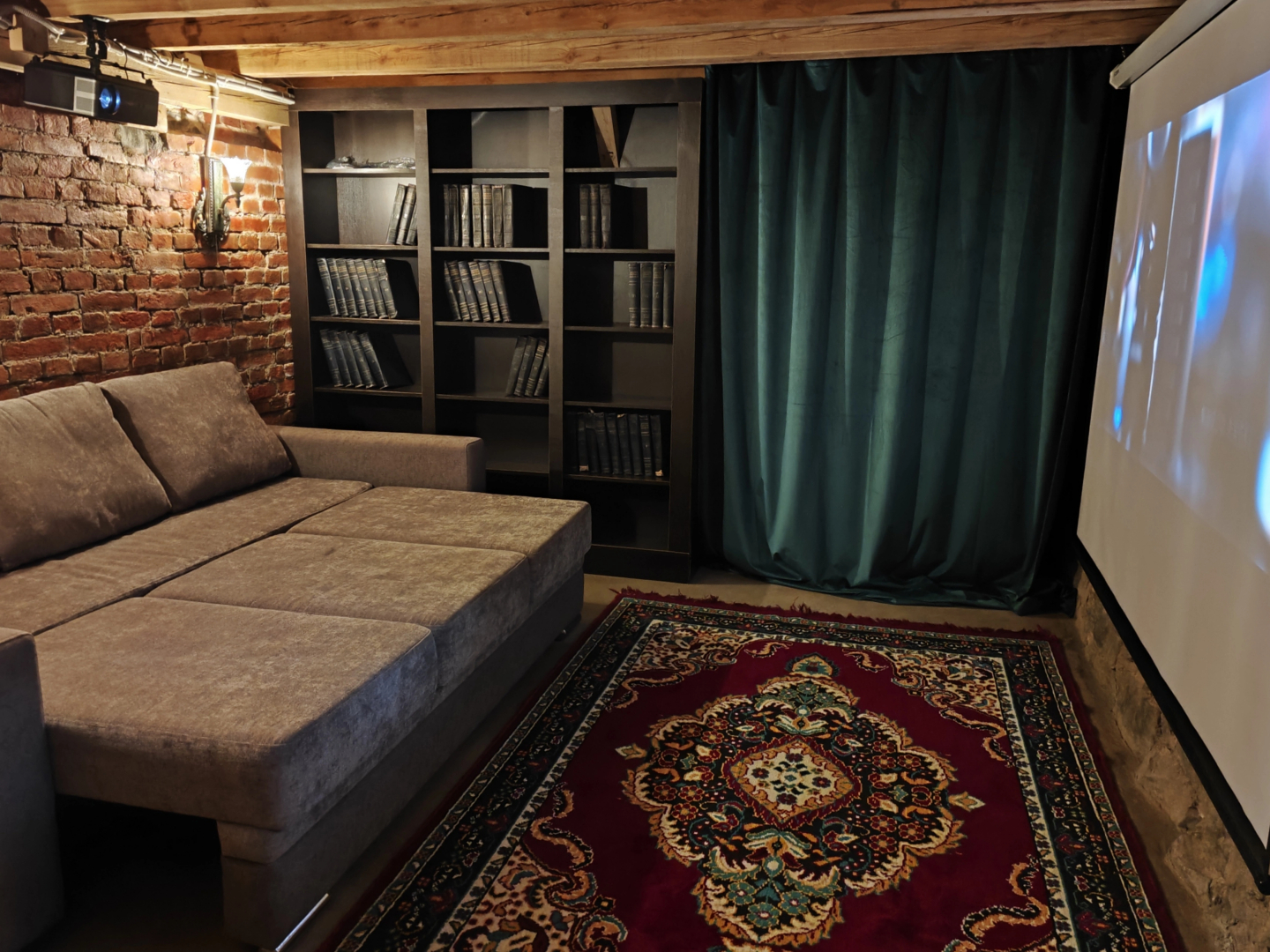 Апартаменты Винтаж с Собственным Двориком