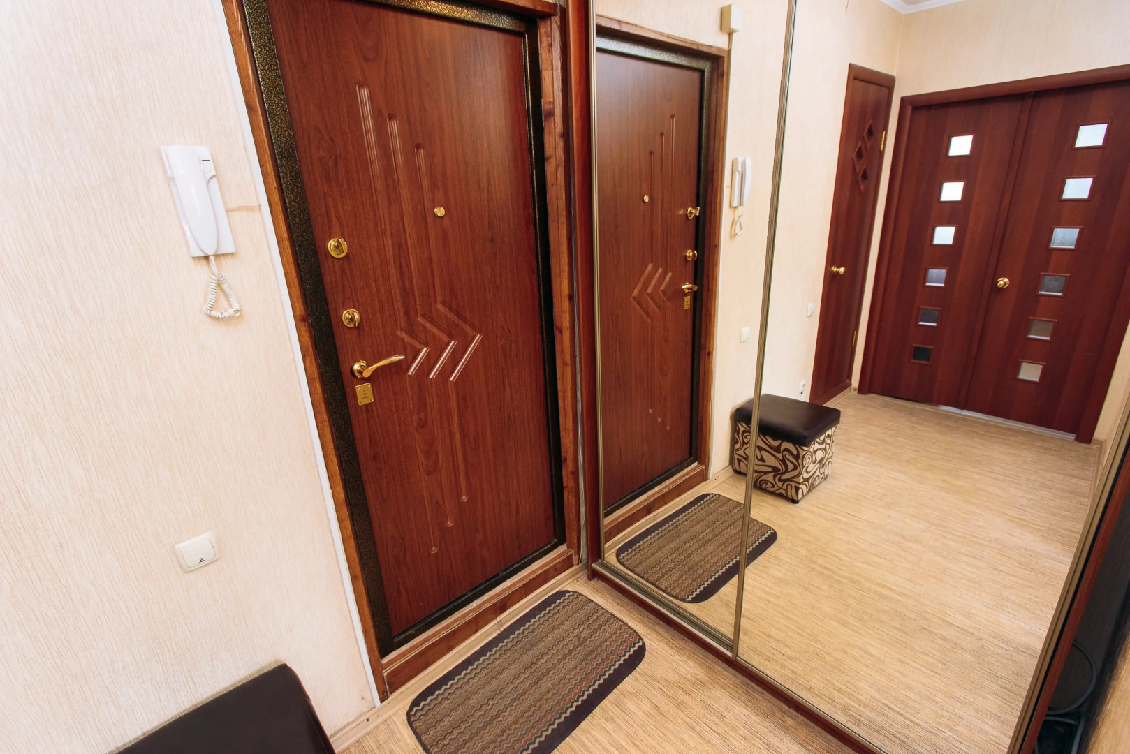 Апартаменты Серова 27