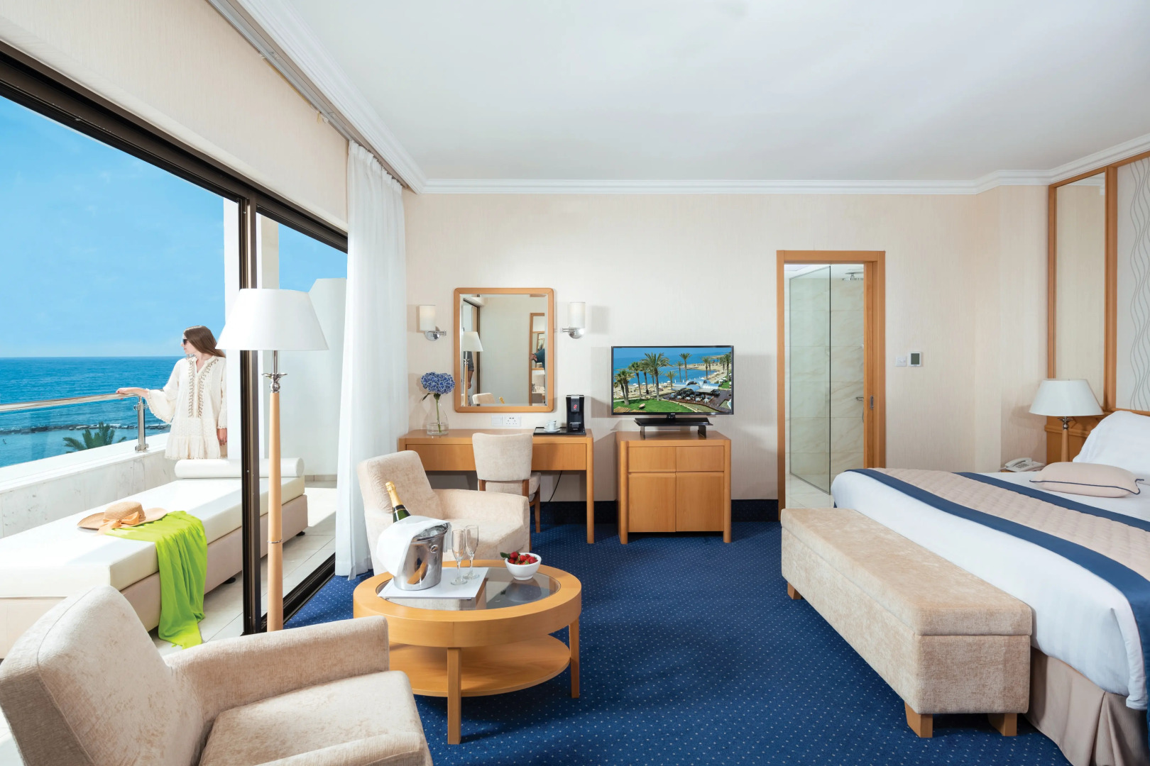 Отель Constantinou Bros Pioneer Beach