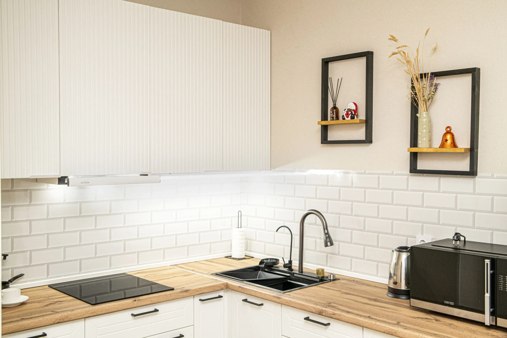 Апартаменты SunSet Чазова 2