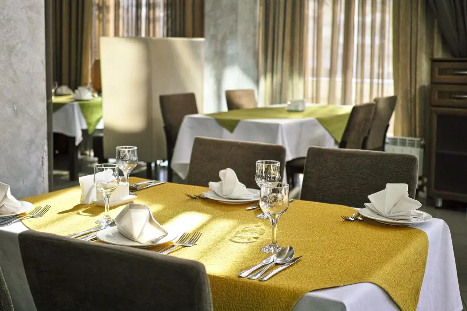 Отель Атриум