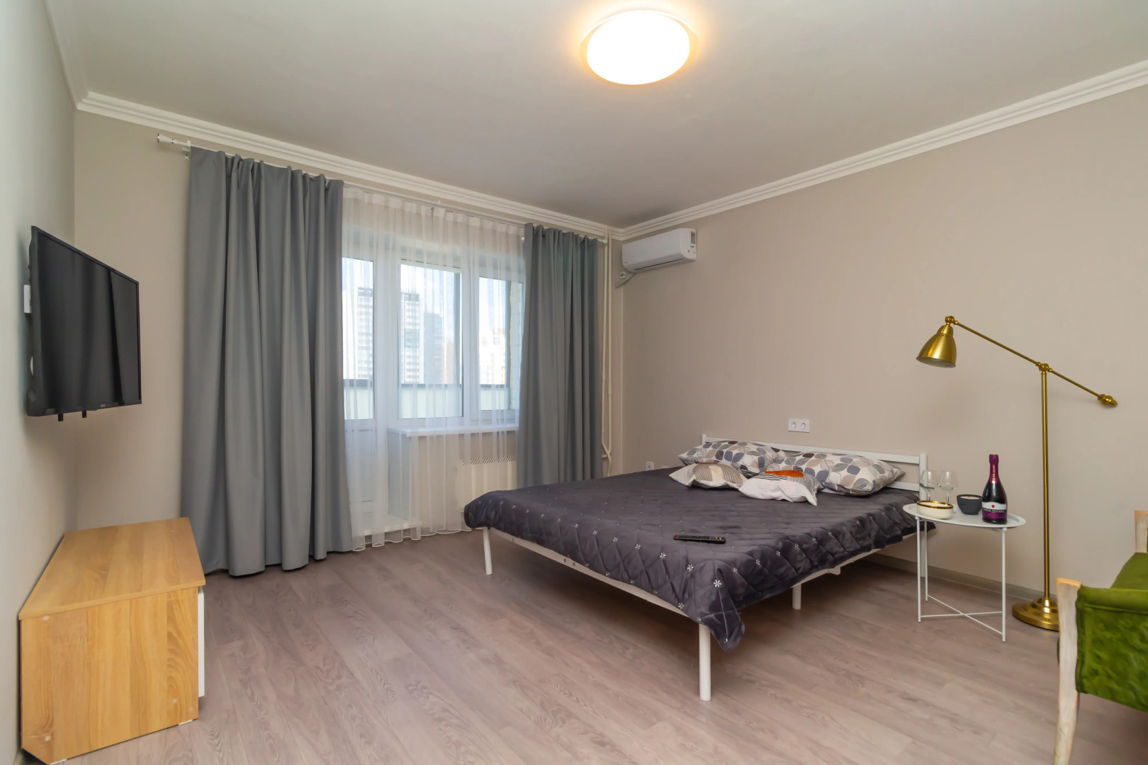 Апартаменты на Академика Сахарова 14