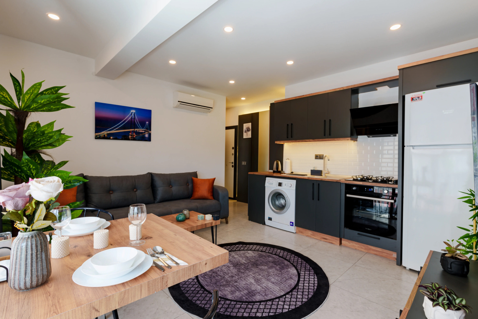 Отель Mrt Suites Lara